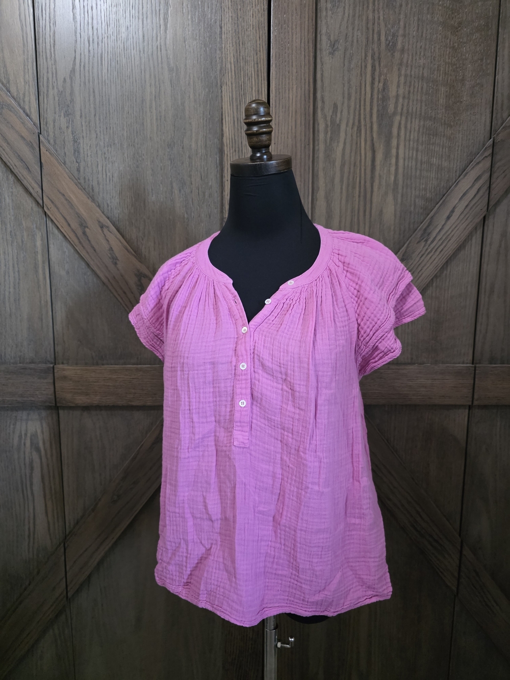 XiRENA Pink Gauzy Button-Front Peasant Top